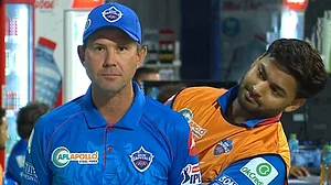 Photo: X | Ricky Ponting AO : Ricky Ponting (L) with Rishabh Pant for Delhi Capitals in the IPL.